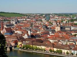 a cidade de wuerzburg no rio principal foto