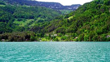 cenário do lago thun foto