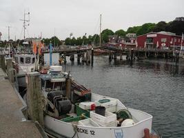 a cidade de eckernfoerde no mar báltico foto