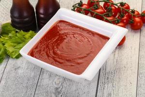 sopa de tomate mediterrânea foto