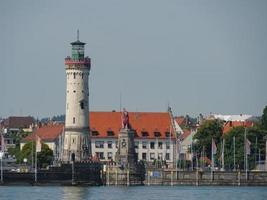 lindau e bregenz no lago de constância foto