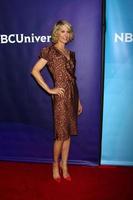 los angeles, 6 de janeiro - jenna elfman participa da turnê de imprensa de inverno nbcuniversal 2013 tca no langham huntington hotel em 6 de janeiro de 2013 em pasadena, ca foto