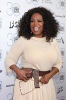 los angeles, 21 de fevereiro - oprah winfrey no 30º filme independente spirit awards em uma barraca na praia em 21 de fevereiro de 2015 em santa monica, ca foto