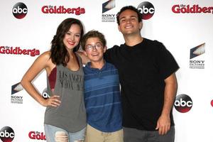 vlos angeles, 3 de setembro - hayley orrantia, sean giambrone, troy gentile no evento de imprensa goldbergs no moonlight rollerway em 3 de setembro de 2014 em glendale, ca foto