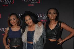 los angeles, 4 de junho - china anne mcclain, irmãs mcclain na estreia insidious do capítulo 3 no tcl chinese theatre em 4 de junho de 2015 em los angeles, ca foto