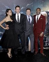 los angeles, 2 de fevereiro - mila kunis, channing tatum, sean bean, david ayala no jupiter ascendente los angeles estreia em um tcl teatro chinês em 2 de fevereiro de 2015 em los angeles, ca foto