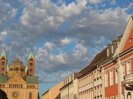 a cidade velha de speyer na alemanha foto