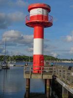 a cidade de eckernfoerde no mar báltico foto