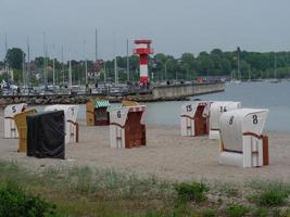 a cidade de eckernfoerde no mar báltico foto