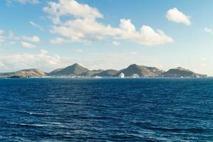 a caminho com um navio de cruzeiro para philipsburg st. maarten foto