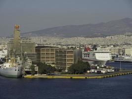 a cidade de atenas na grécia foto