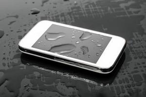 smartphone molhado foto