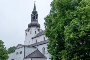 a cidade de tallinn na estônia foto