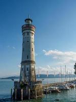 a cidade de lindau no lago de constância foto