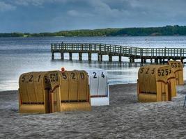 a cidade de eckernfoerde no mar báltico foto