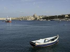 a cidade de valetta na ilha de malta foto