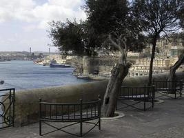 a cidade de valetta na ilha de malta foto