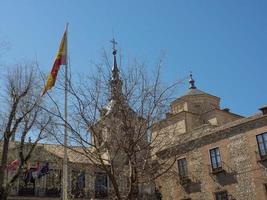 a cidade velha de toledo na espanha foto