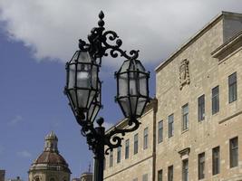 a cidade de valetta na ilha de malta foto