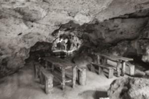 incrível água azul turquesa e caverna de calcário cenote méxico. foto