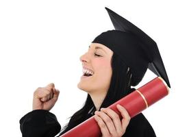 aluna em um vestido acadêmico, graduação e diploma foto