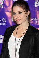 los angeles, 13 de janeiro - sophia bush chega ao hilarity para caridade beneficente em vibiana em 13 de janeiro de 2012 em los angeles, ca foto