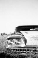 carro abandonado dos anos 50 foto