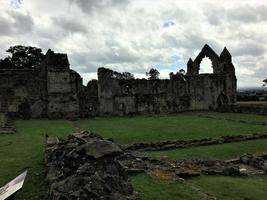 uma vista da abadia de haughmond perto de shrewsbury em shropshire foto