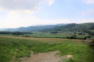 uma vista do distrito do lago em cumbria perto de coniston foto