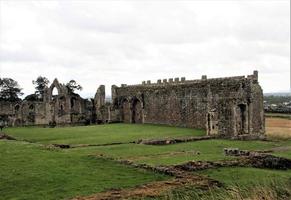 uma vista da abadia de haughmond perto de shrewsbury em shropshire foto