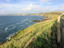 uma vista do porto isaac em cornwall foto