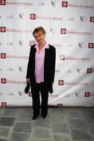 los angeles, 23 de abril - gabrielle carteris chega aos prêmios genii 2013 apresentados pela aliança para mulheres na mídia no centro cultural skirball em 23 de abril de 2013 em los angeles, ca foto