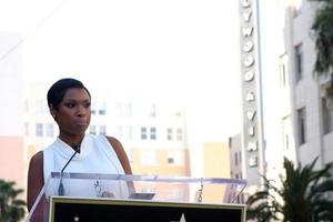 los angeles, 13 de novembro - jennifer hudson na cerimônia de estrela da caminhada da fama de jennifer hudson hollywood no hotel w hollywood em 13 de novembro de 2013 em los angeles, ca foto