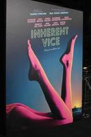 los angeles, 10 de dezembro - cartaz do vice inerente na estréia do vice inerente los angeles no tcl chinese theatre em 10 de dezembro de 2014 em los angeles, ca foto