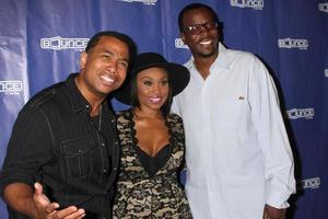 los angeles, 9 de junho - omar gooding, angell conwell, bentley kyle evans na festa de encerramento da terceira temporada da família no el mariachi grill em 9 de junho de 2015 em encino, ca foto