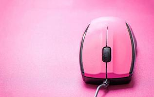 mouse de computador rosa