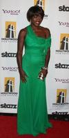 los angeles, 24 de outubro - viola davis chegando na 15ª gala anual dos prêmios de cinema de hollywood no beverly hilton hotel em 24 de outubro de 2011 em beverly hllls, ca foto