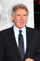 los angeles, 9 de abril - harrison ford chega na estréia de 42 no teatro chinês em 9 de abril de 2013 em los angeles, ca foto