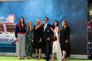 los angeles, 9 de julho - donna dixon, dan aykroyd, family at the ghostbusters premiere no tcl chinese theatre imax em 9 de julho de 2016 em los angeles, ca foto