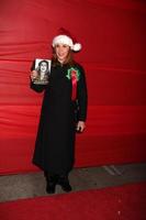 los angeles, 28 de novembro - stefanie powers chega ao desfile de natal de hollywood 2010 no hollywood boulevard em 28 de novembro de 2010 em los angeles, ca foto