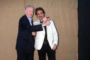 los angeles, 29 de julho - jon voight, joe mantegna chega à festa de verão 2013 cbs tca no local privado em 29 de julho de 2013 em beverly hills, ca foto