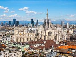 hdr duomo di milano catedral em milão foto