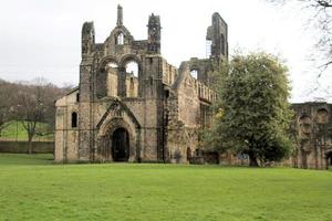 leeds em yorkshire no reino unido em março de 2020 vista da abadia de kirkstall foto