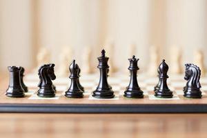 peças de xadrez definidas no tabuleiro de xadrez
