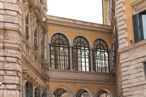 Roma, Itália. detalhes arquitetônicos típicos da cidade velha foto