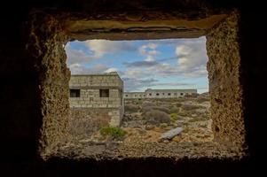 edifícios abandonados de uma base militar foto