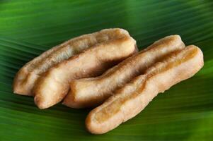 norte de borneo bolo caseiro tradicional kuih cakoi. sobremesa tradicional da malásia sabah. conceito de comida asiática foto