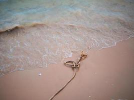 corda de corda na praia foto