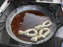 patongo comida de rua popular na tailândia foto