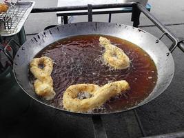 patongo comida de rua popular na tailândia foto